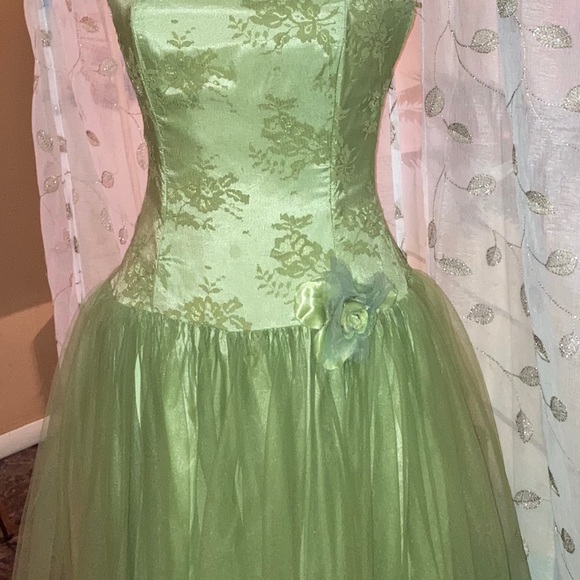 🥀Vintage Gunne Sax Size 3/4 Gown🥀 - Picture 8 of 14